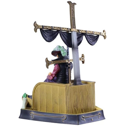 One Piece Dracule Mihawk King Hawkeye Oka Shichibukai Sitting Sailboat Figure